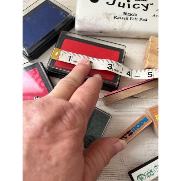 Stamps and ink pads large lot - Picture 16 of 16